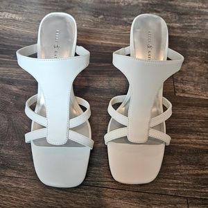 NWT Katie and Kelly Savannah clean white block short heels leather 8.5 slide on